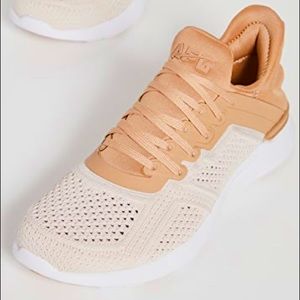 APL Women's TechLoom Tracer
